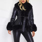 Manteau pour femmes en similicuir avec col en fausse fourrure