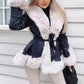 Manteau pour femmes en similicuir avec col en fausse fourrure