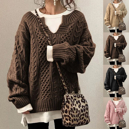 Petit pull à col en v et torsion à la main