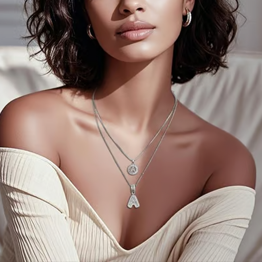 Collier avec pendentif lettre de l'alphabet en or